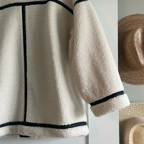 Abercrombie & Fitch Ivory and Black Fleece Jacket - Picture 6 of 6